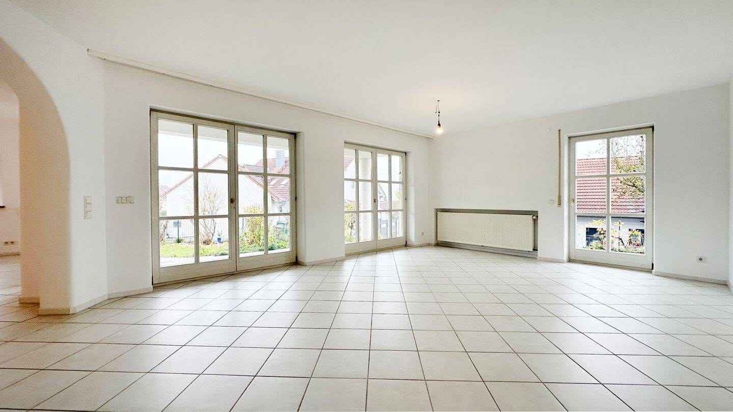 Helle Erdgeschosswohnung mit großem Garten in Greding, 91171 Greding