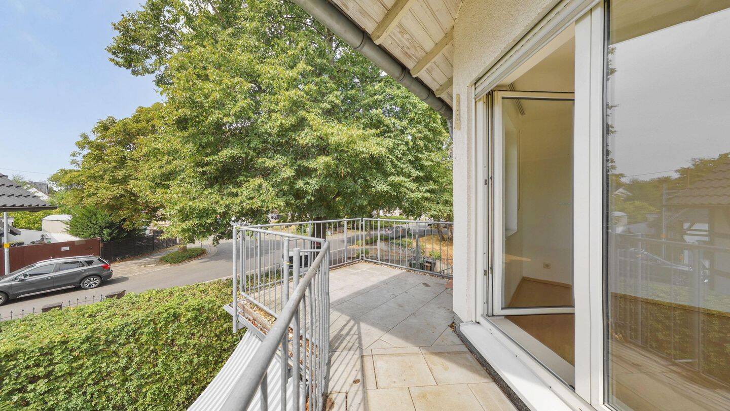 Wohnkomfort in Bestlage – 3 Zimmer-Wohnung mit Balkon und Tiefgaragenstellplatz in Menden, 53757 Sankt Augustin