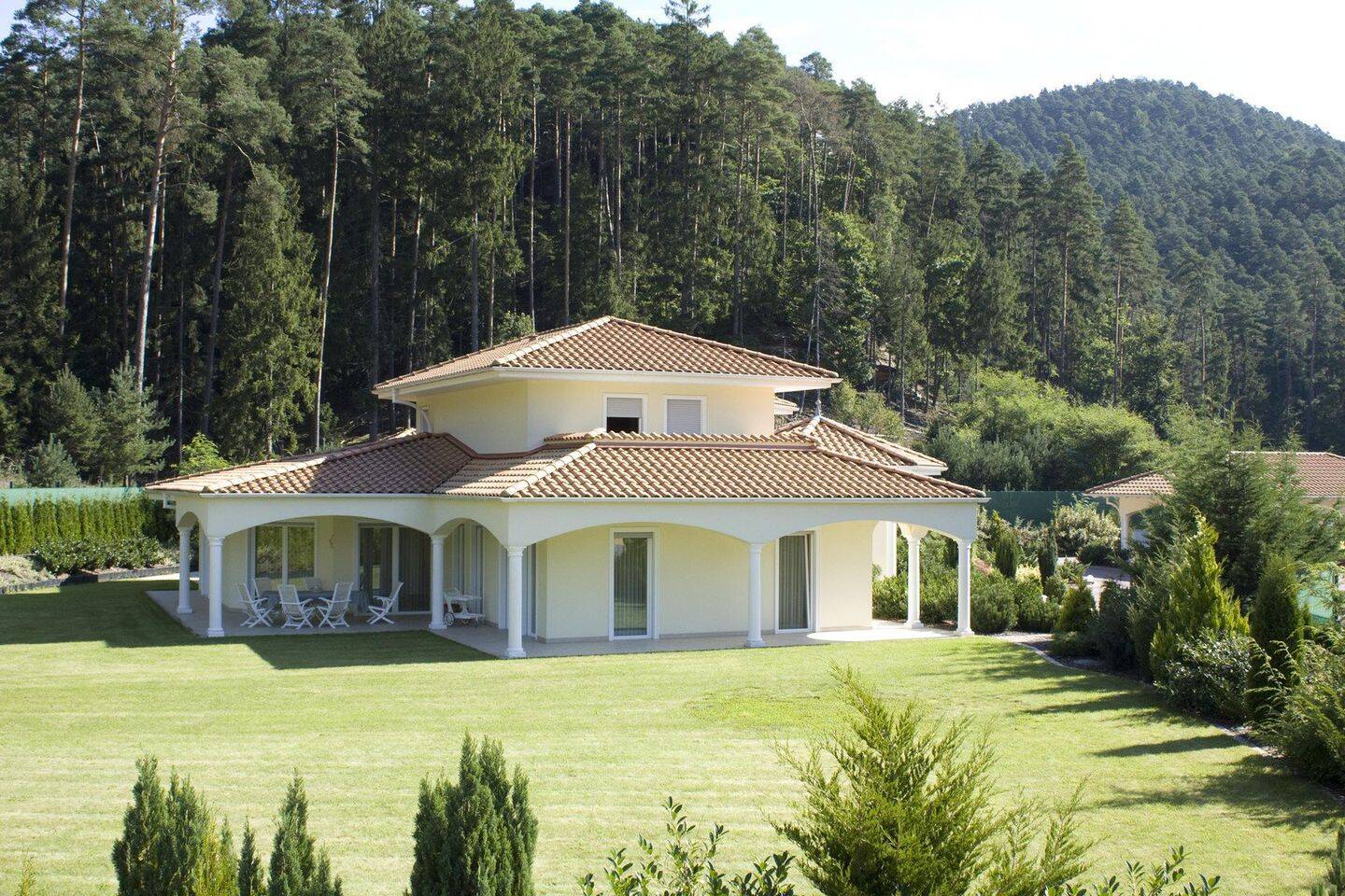 Exklusive mediterrane Villa im Gewerbepark 383 m² Wohnfläche 4.600 m² Grundstück -Provisionsfrei-, 66994 Dahn