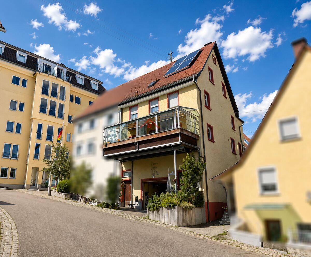 Historische Doppelhaushälfte mit großzügigem Platzangebot und vielseitigen Nutzungsmöglichkeiten, 78532 Tuttlingen