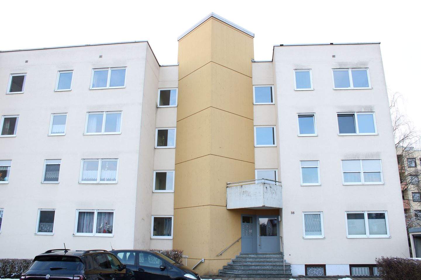 Lichtdurchflutete 1-Zimmer-Wohnung mit Parkblick und Balkon, 94315 Straubing