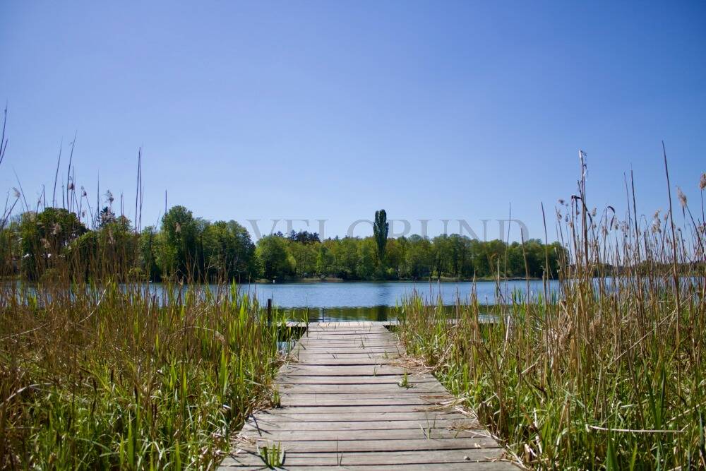 Direkt am See! Attraktives Haus mit großem Gartengrundstück, 14612 Falkensee