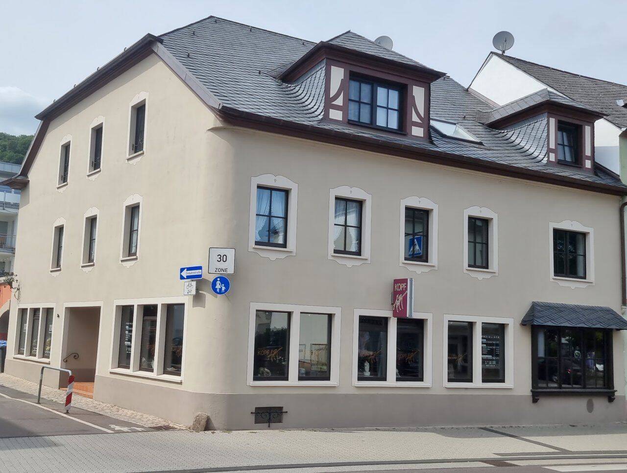 Euren – Exkl. Landhauswohnung – 5 Z EBK, 2xBad, G.-WC, Balkon, ca. 150 tolle m² per 01.09.2026, 54294 Trier