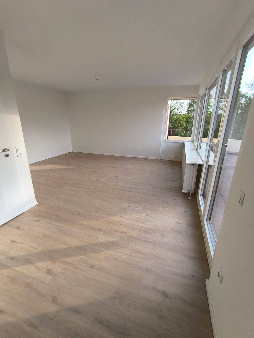 2-Zi.-Penthouse-Whg., Erstbezug nach komplett Renovierung/Modernisierung, Dachterrasse ca. 80m², ab sofort, 21357 Bardowick