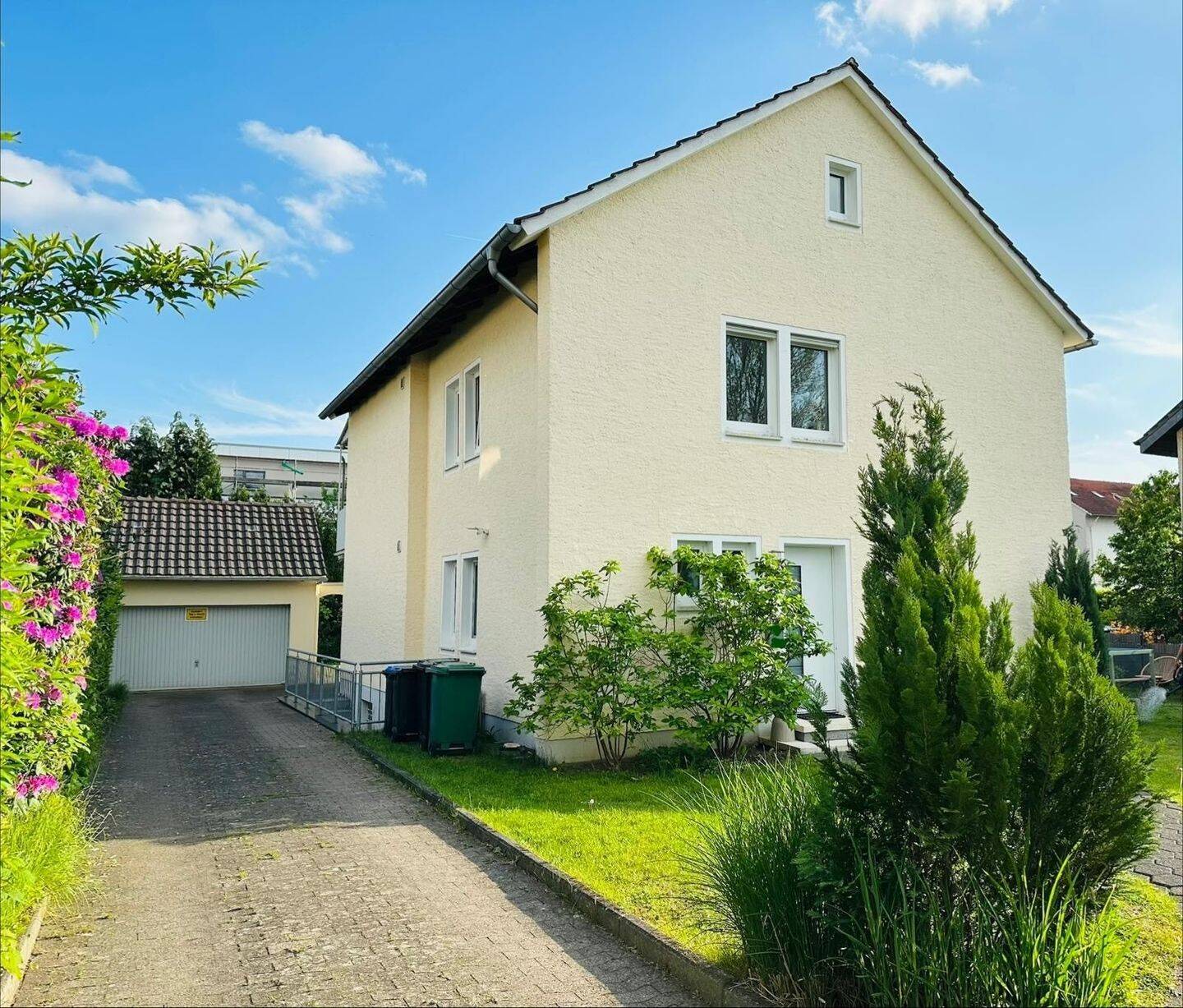 Wunderschönes Zweifamilienhaus mit viel Potenzial in sehr guter Lage von Kirchlengern!, 32278 Kirchlengern