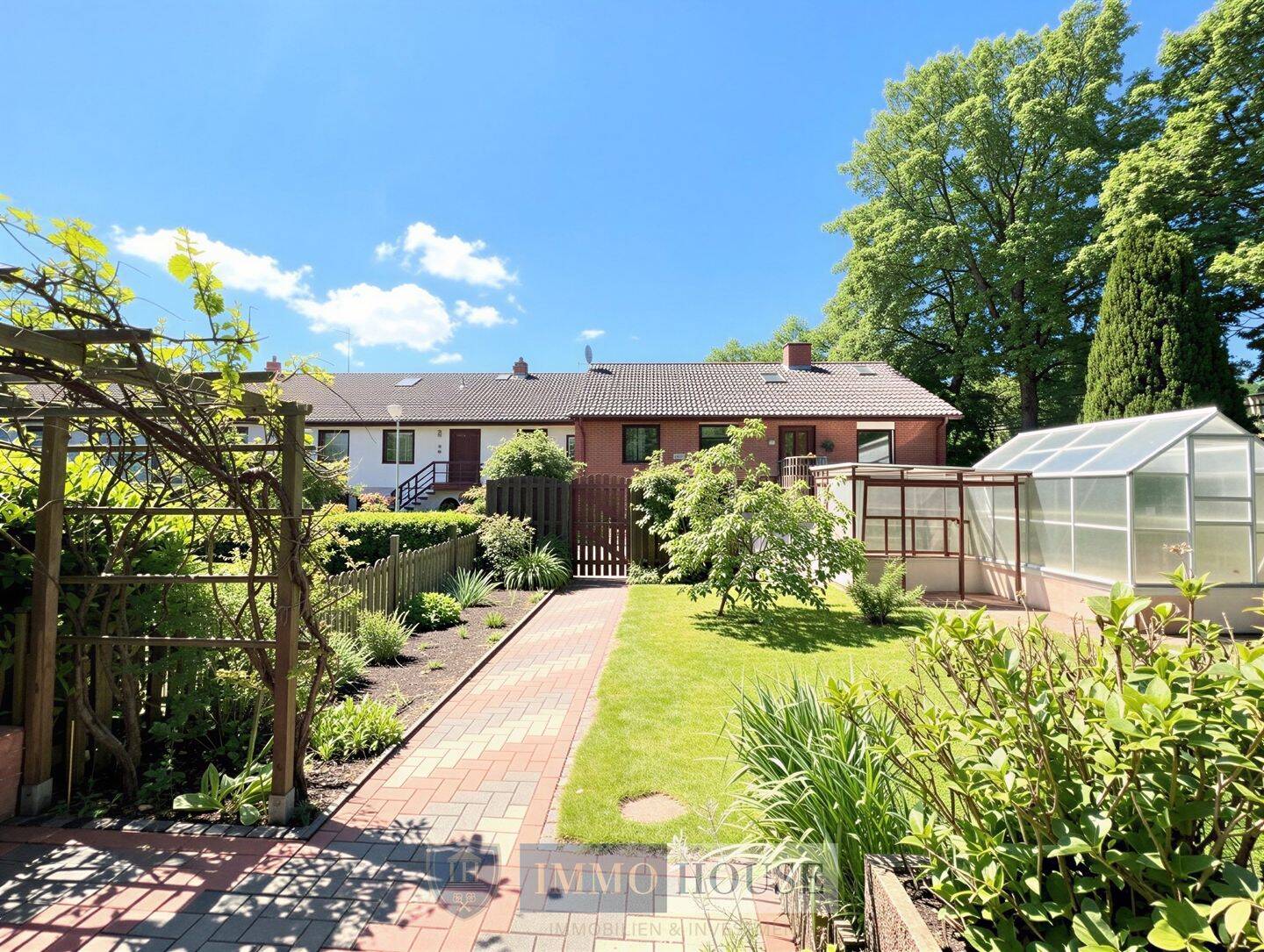 Neu: Familienglück mit Sonnengarten und großzügigem Wintergarten inkl. Einbauküche und Garage, 28237 Bremen