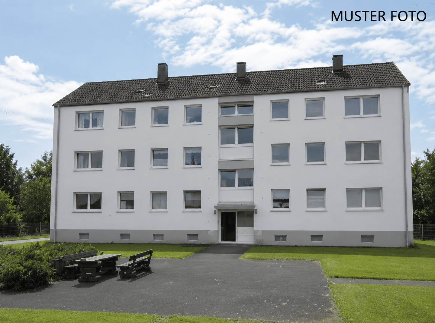 Gepflegte 2-Zimmer-Eigentumswohnung mit Stellplatz und Keller in Marsberg-Essentho, 34431 Marsberg