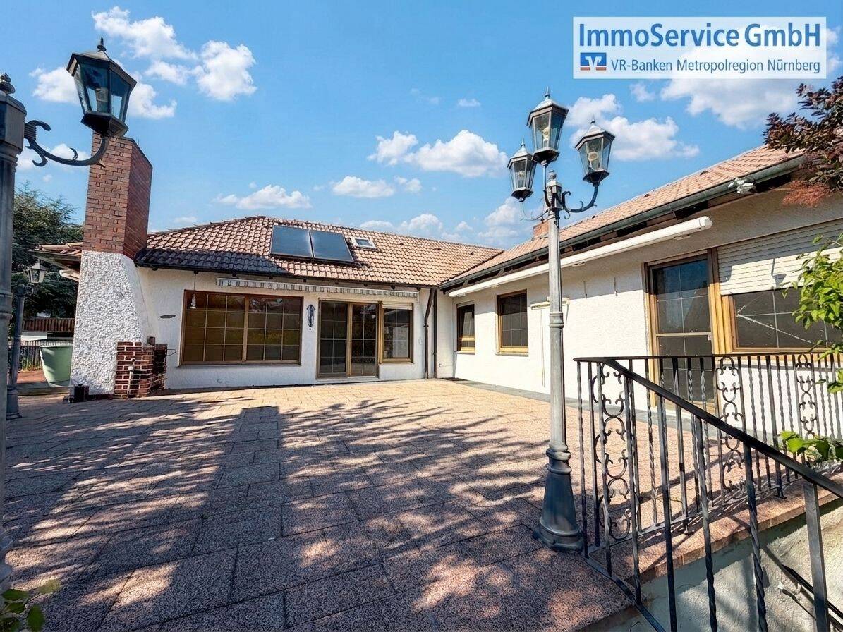 Renovierungsbedürftiger Bungalow, vollunterkellert mit parkähnlichem Grundstück und Doppelgarage., 90613 Großhabersdorf