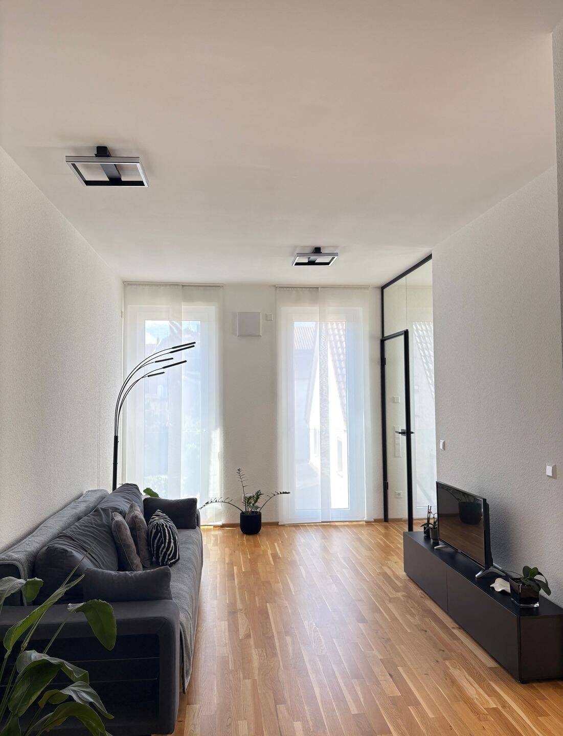 Schöne sonnige 2-Zimmer-Wohnung in hervorragender Lage in Zuffenhausen, 70435 Stuttgart (Stammheim Zuffenhausen)