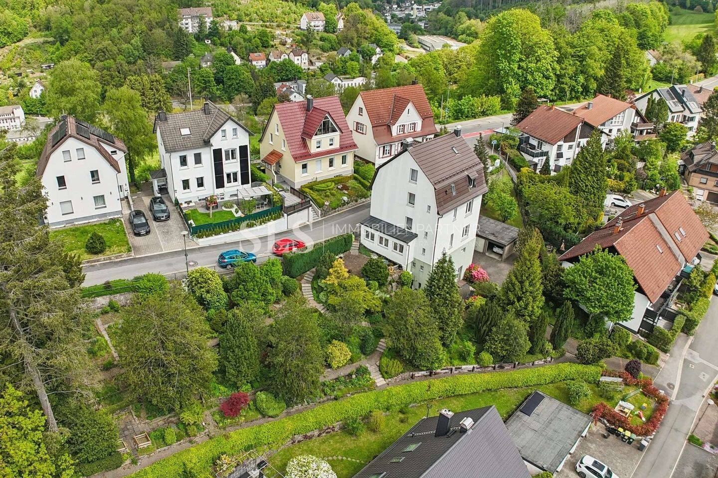 Seltene Gelegenheit in gewachsener Lage: Immobilie mit weitläufigem Grundstück, 58515 Lüdenscheid