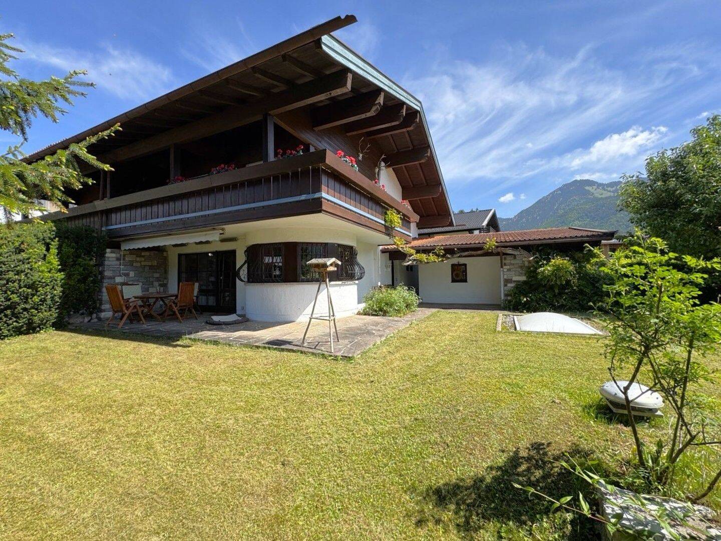 Luxuriöses Landhaus (DHH) *** 3 Bäder, offener Kamin, Sauna, Schwimmbad und großer Garten in Toplage, 83246 Unterwössen