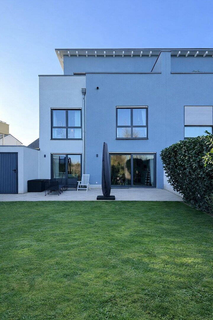 Exklusives A+ Haus mit Dachterrasse und unverbaubarem Weitblick