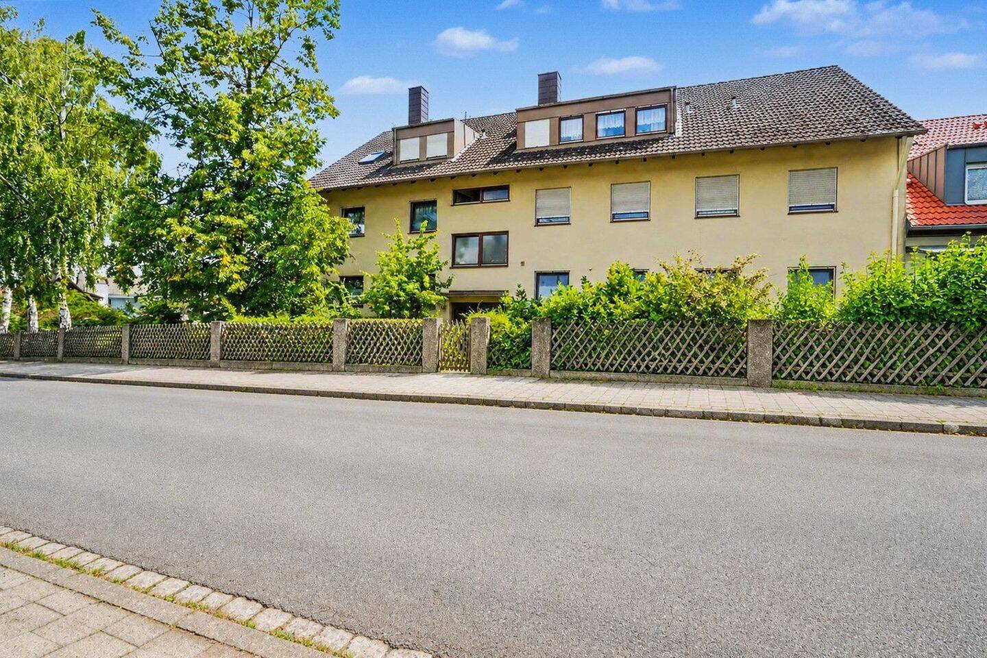 Sofort bezugsfrei! 1-Zimmer-Dachgeschoss-Wohnung in Erlangen-Alterlangen, 91056 Erlangen