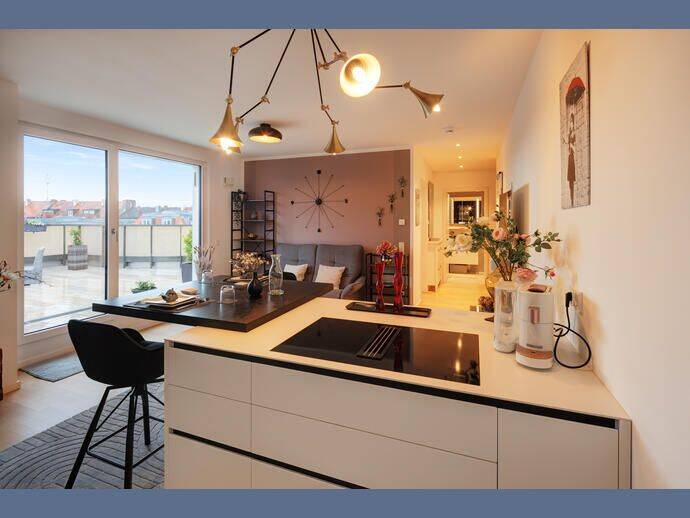 Möbliert: Lichtdurchflutete 2-Zimmer Wohnung mit großer Dachterrasse, 81371 München (Sendling Thalk. Obersendl.-Forsten-Fürstenr.-Solln)