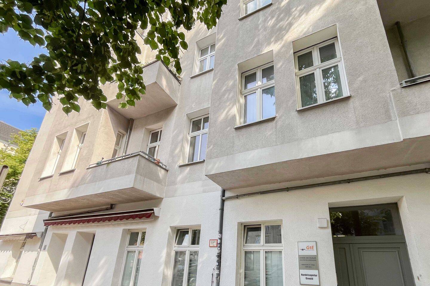 Altbau-Einheit mit Balkon & Aufzug in begehrter Pankower Lage – bezugsfrei zum 01.09., 13086 Berlin (Pankow Weißensee)