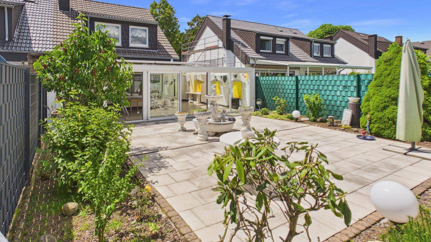 Großzügige Doppelhaushälfte mit Wintergarten, Garage und viel Platz für die ganze Familie, 53340 Meckenheim