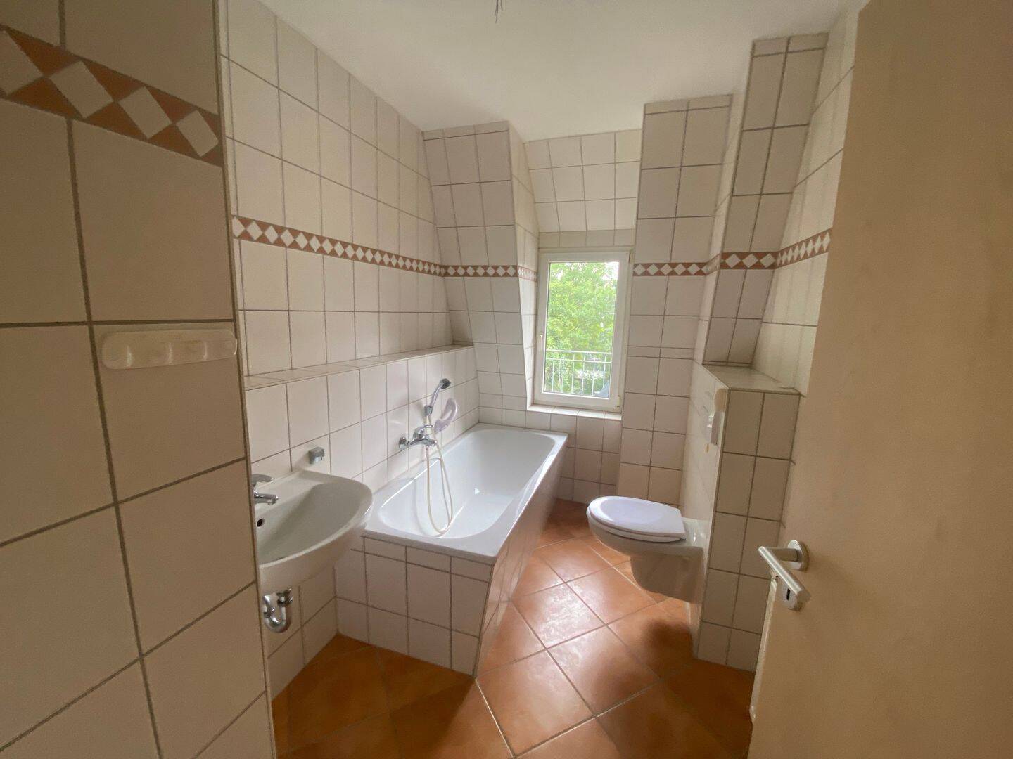 Familienwohnung im schönen Pölbitz, Balkon mit Blick ins Grüne, 8058 Zwickau
