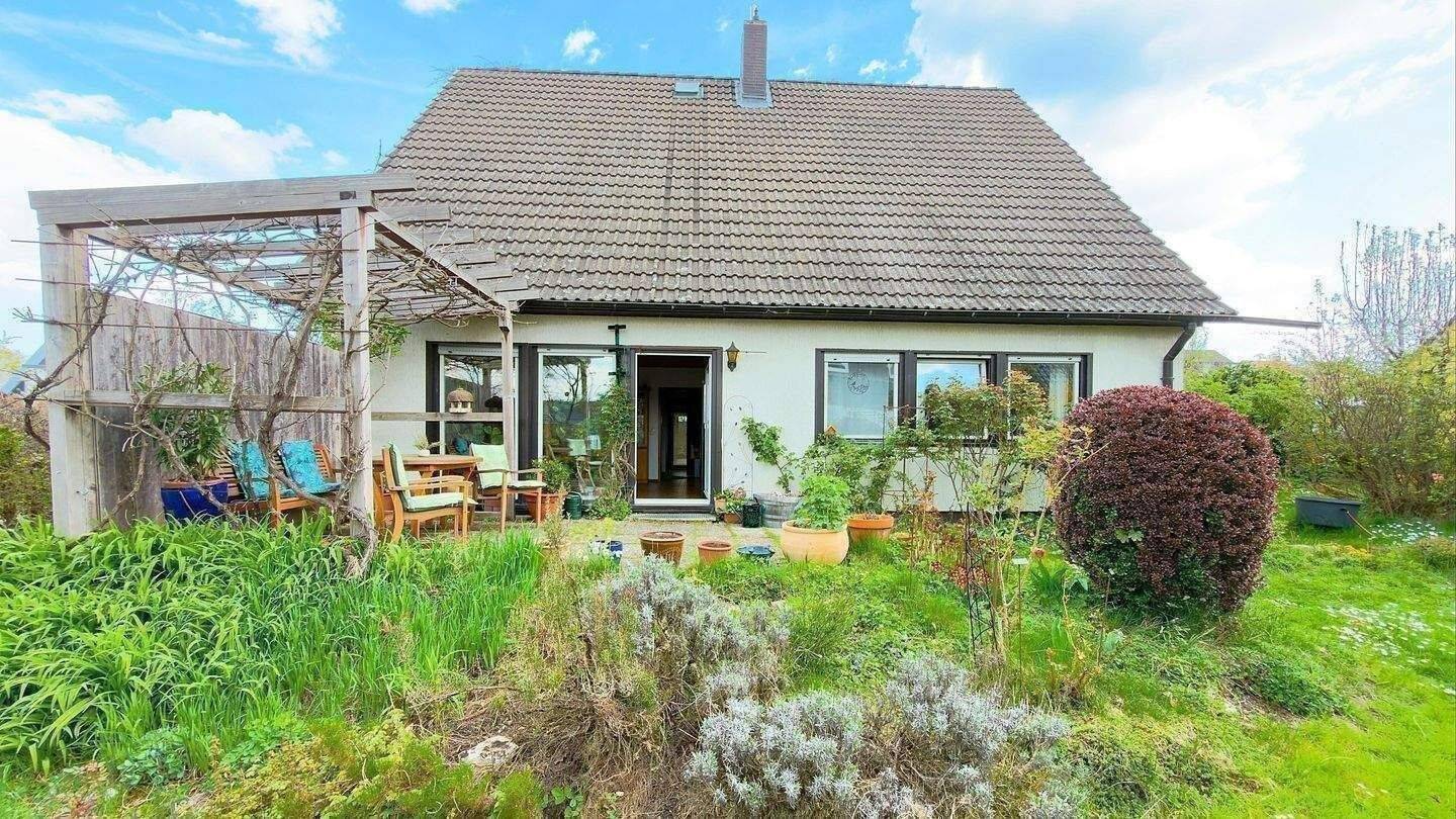 Wohnen im Grünen – Charmantes Einfamilienhaus mit Traumgarten in ruhiger Lage, 91126 Schwabach