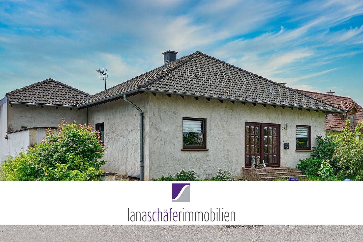 Bekond: Freistehendes Wohnhaus mit Garage und großzügigem Garten, 54340 Bekond