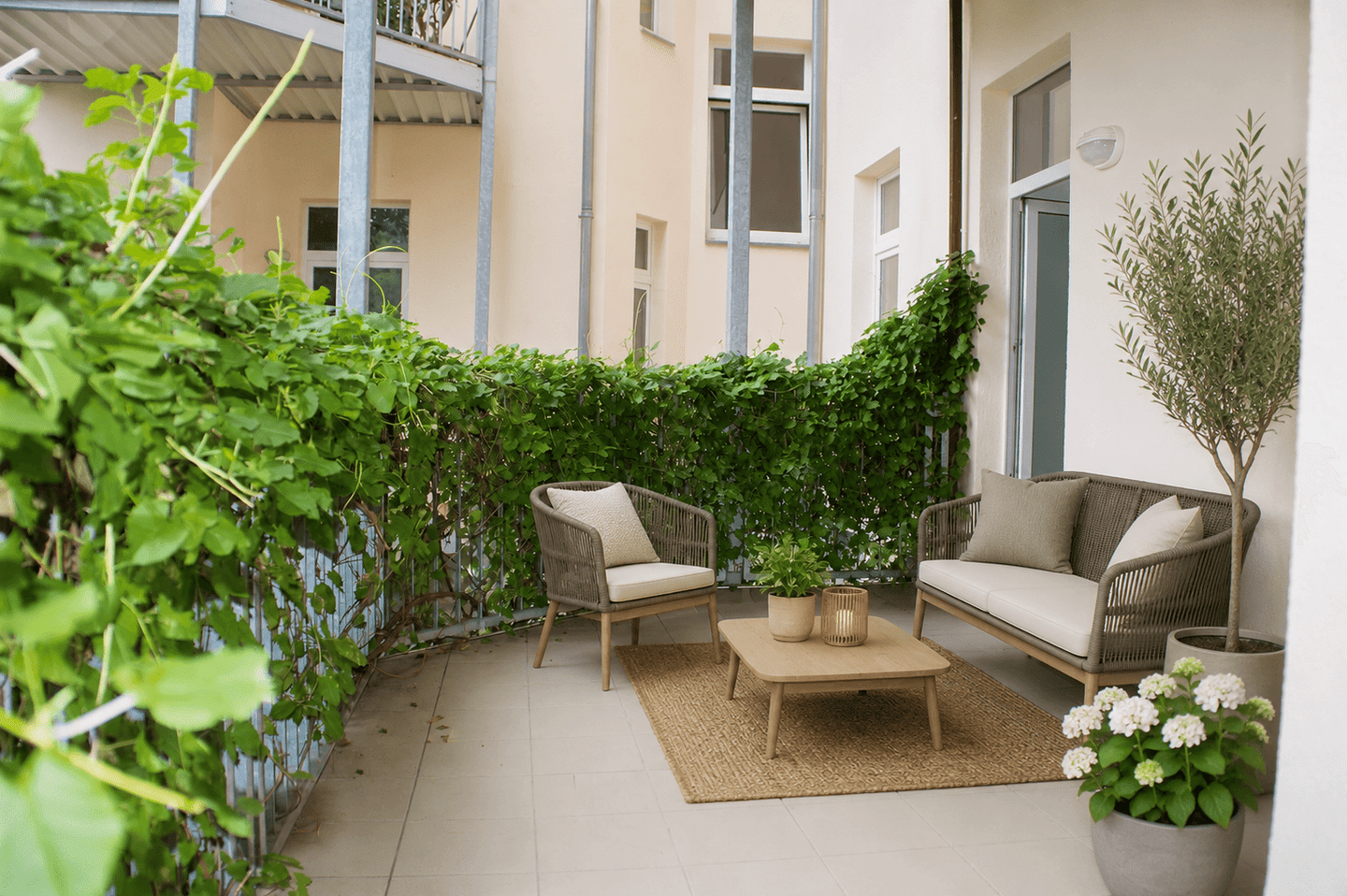 ***Großzügige 3-Zimmer-Erdgeschosswohnung mit Balkon und Garten auf dem Chemnitzer Kaßberg***, 9112 Chemnitz (Altendorf Kaßberg Zentrum)
