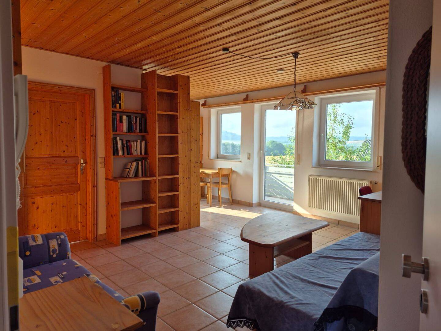 Möblierte 2-Zimmer-Wohnung mit Balkon, 91616 Neusitz