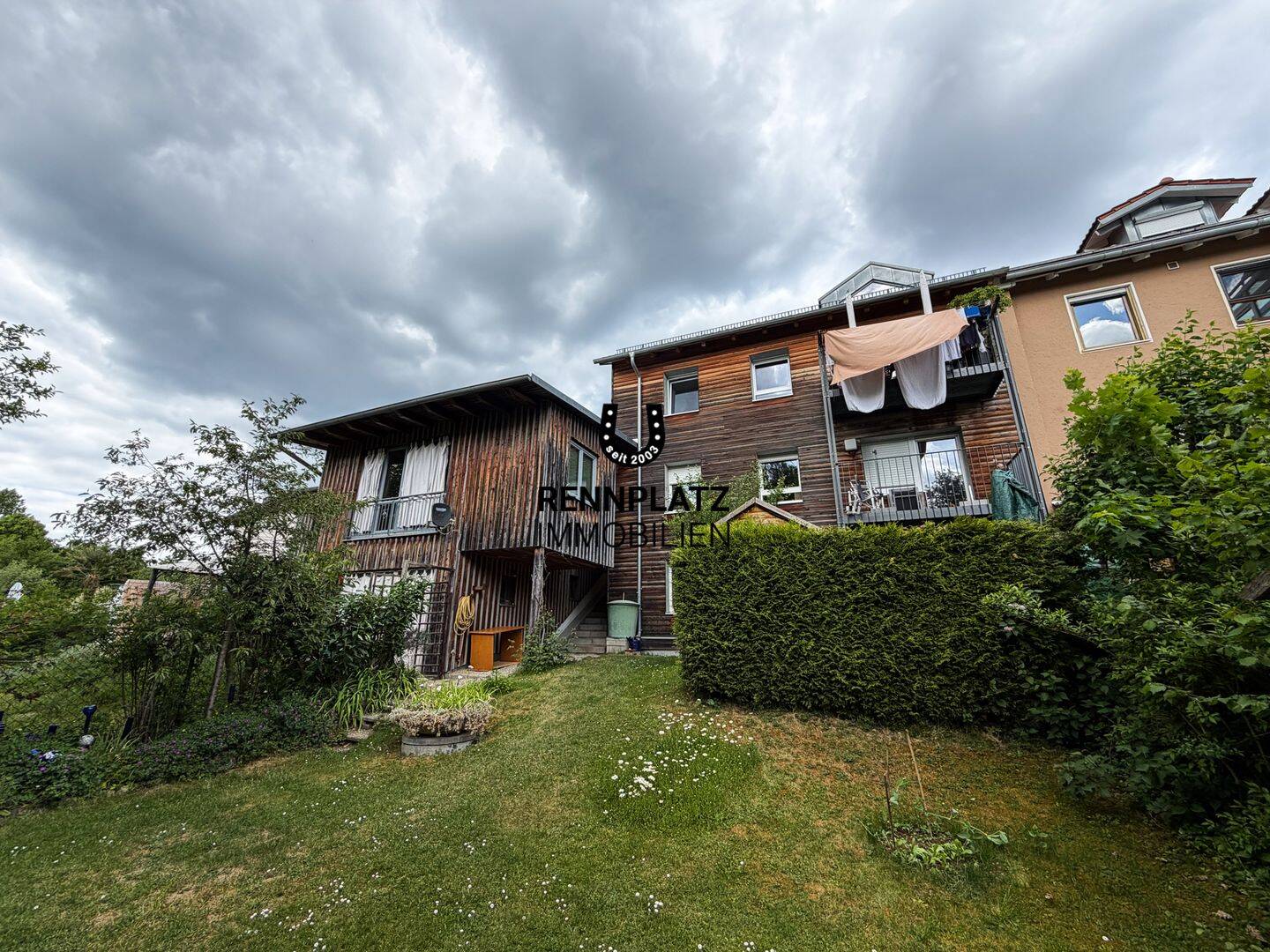 Gepflegtes MFH mit 4 Wohnungen in ruhiger Lage von Regensburg., 93057 Regensburg (Brandlberg-Keilberg Konradsiedlung-Wutzlhofen Reinhausen Sallern-Gallingkofen)