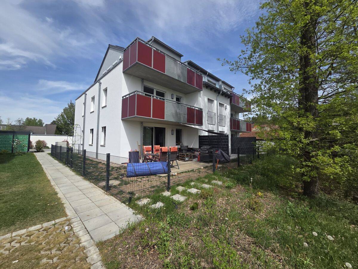 Wohnen in Altenstadt/WN – Exklusive, moderne 3-Zimmer-Wohnung mit Terrasse und Gartenanteil!, 92665 Altenstadt a.d. Waldnaab