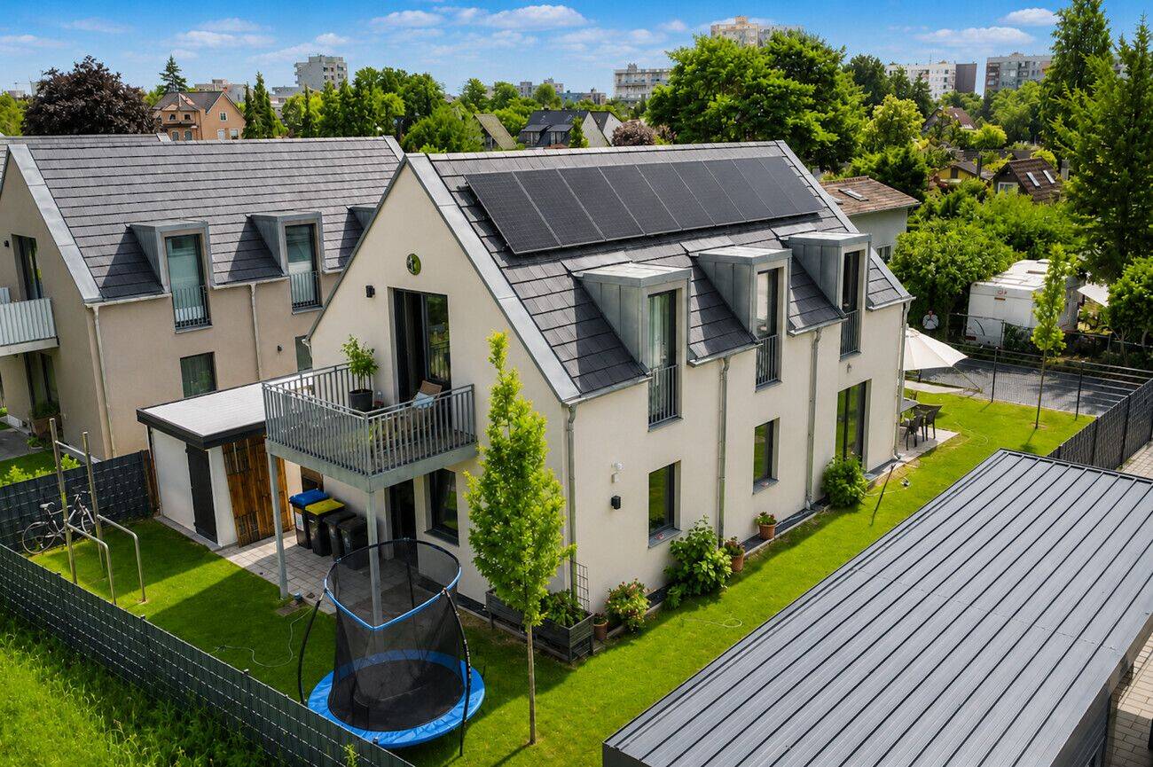 Modernes Architekten-Einfamilienhaus mit exklusiver Ausstattung und Photovoltaikanlage am Hahneberg, 13593 Berlin (Spandau)