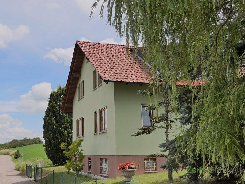 (EF0035_M) Erfurt: Tiefthal, möblierte 1,5-Zimmer-Wohnung mit Balkon für Wochenendheimfahrer in ruhiger Vorortlage, 99090 Erfurt