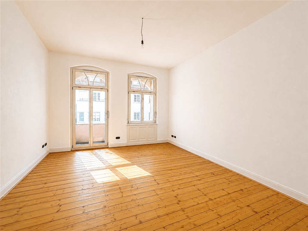 Charmante Altbauwohnung mit Dielenboden, hohen Decken und zwei Balkonen, neues Bad, 34119 Kassel (Mitte West)