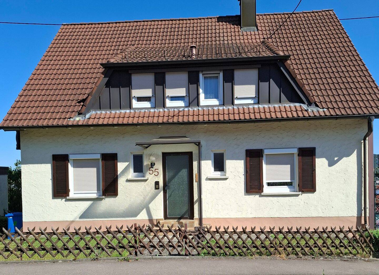 TOP gepflegtes Haus im Charme der 60er Jahre zu vermieten in Mögglingen., 73563 Mögglingen