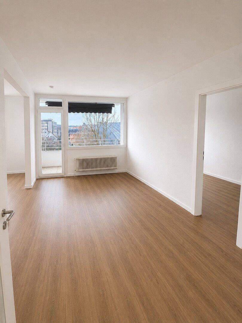 Frisch renovierte 2-Zimmer-Wohnung mit Südostbalkon & Einbauküche, 35394 Gießen