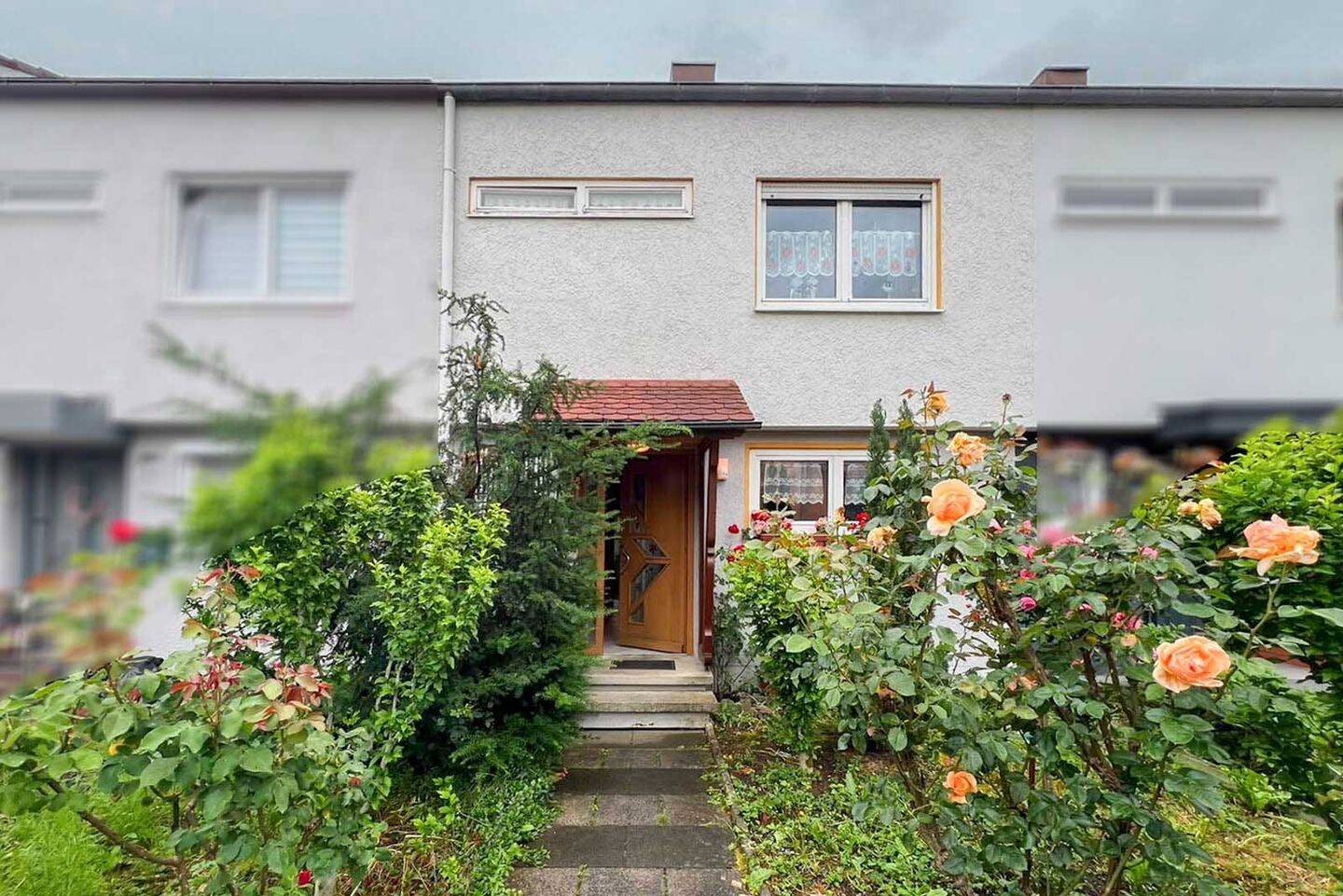 Nicht in Ulm, aber um Ulm herum: Schönes Reihenmittelhaus inmitten von Pfuhl, 89233 Neu-Ulm