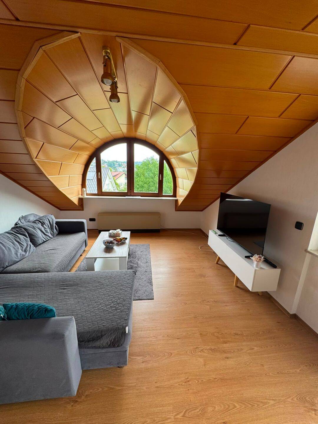 Helle 3-Zimmer-Dachgeschgosswohnung zu vermieten., 78333 Stockach