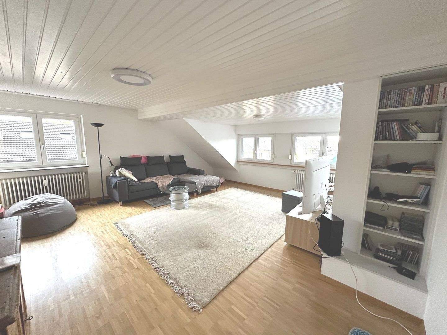 ***KA-Rüppurr -Helle DG-Wohnung in TOP Lage, 3-ZKB, 73 qm, bezugsfrei, Albnähe, ohne Balkon***, 76199 Karlsruhe (Rüppurr Weiherfeld-Dammerstock)
