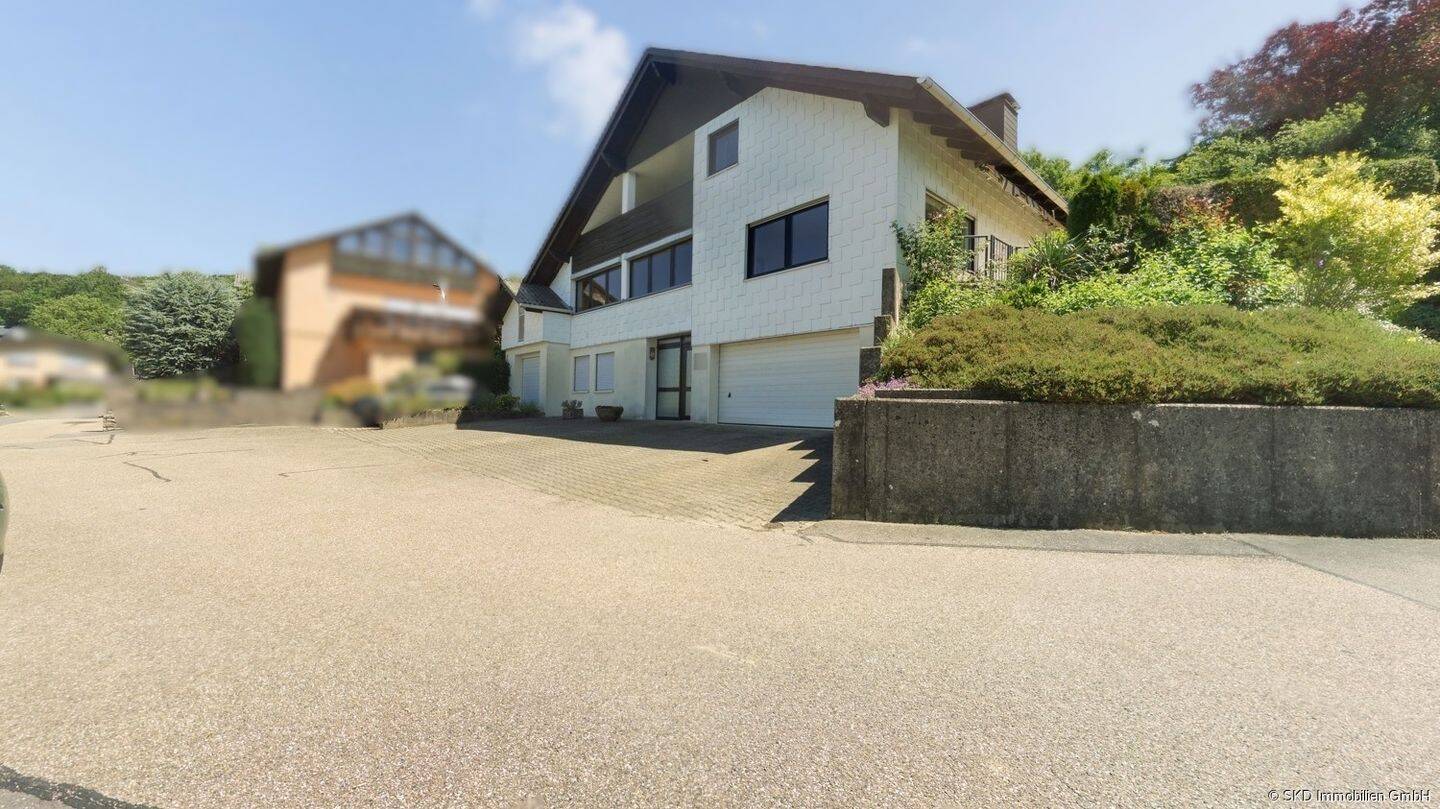 Viel Platz für Wohnträume: Großzügiges Zweifamilienhaus mit Einliegeroption in Elztal kaufen, 74834 Elztal