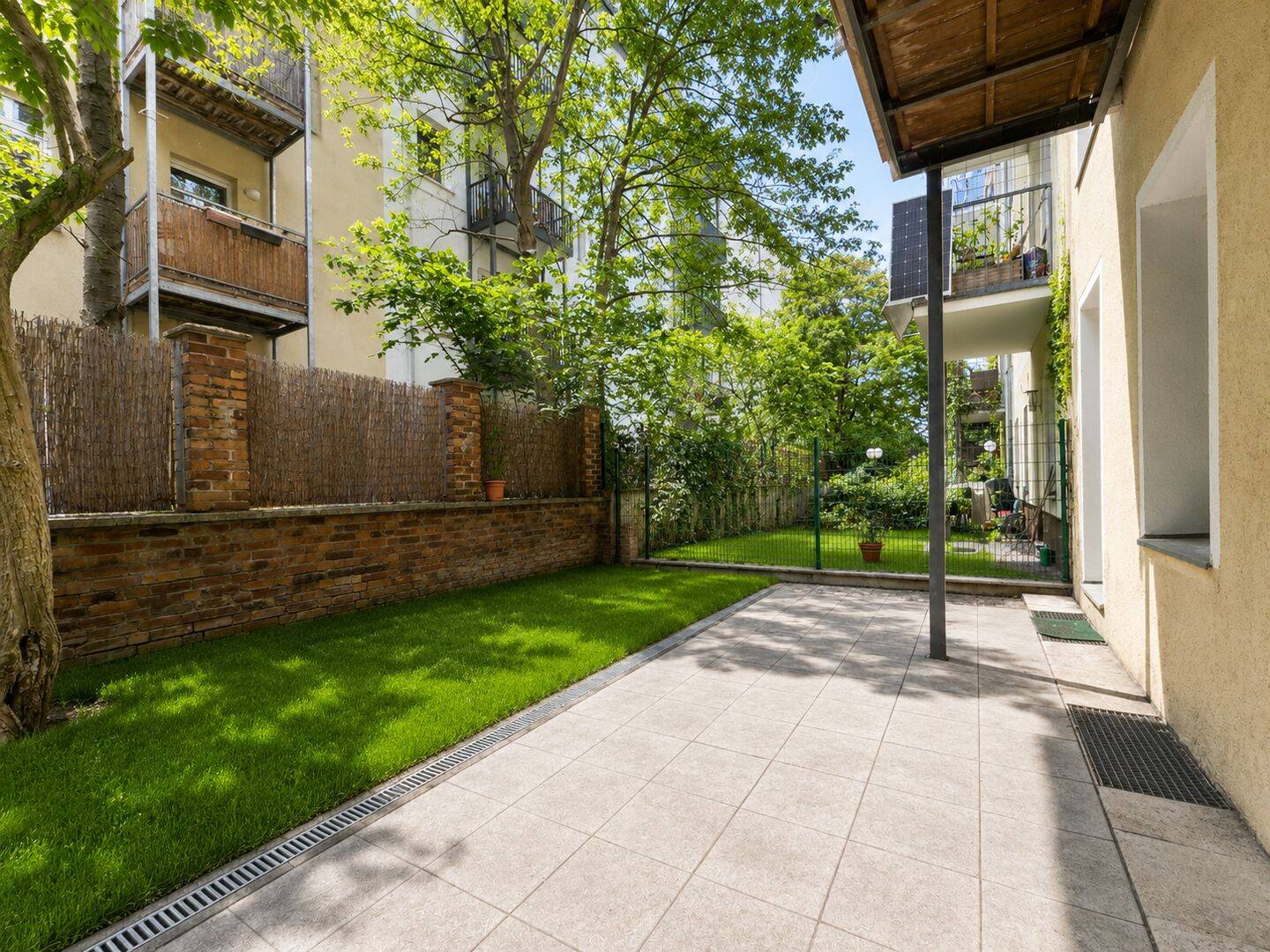 Kernsanierte Altbauwohnung mit Terrasse und Garten – urban wohnen, ruhig genießen, 10249 Berlin (Friedrichshain-Kreuzberg Friedrichshain Prenzlauer Berg)
