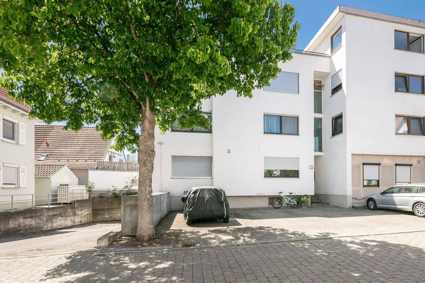 119 m² zum Wohlfühlen – 4-Zimmer-Whg. mit Balkon, Küche & Tiefgaragenplatz, 89165 Dietenheim