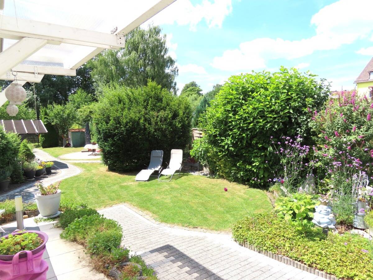 Provisionsfreier Wohntraum: 3 Zimmer, Garage, Stellplatz und herrlicher Garten in Niestetal-S., 34266 Niestetal