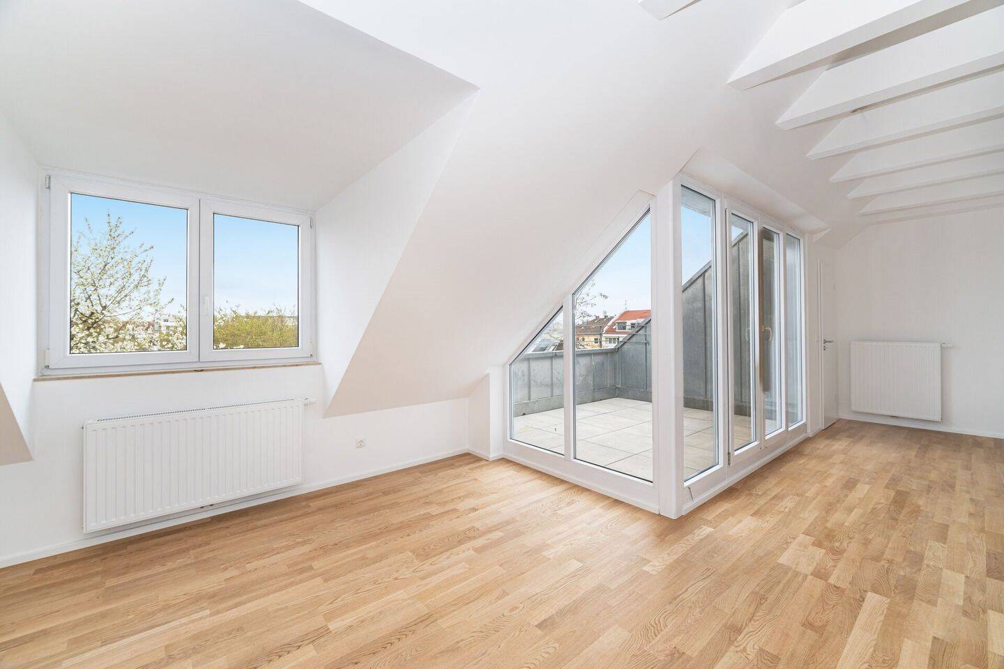 Erstbezug nach Sanierung – charmante 2 Zimmer Dachgeschoss Wohnung, 81549 München (Obergiesing Ramersdorf-Perlach Untergiesing-Harlaching)