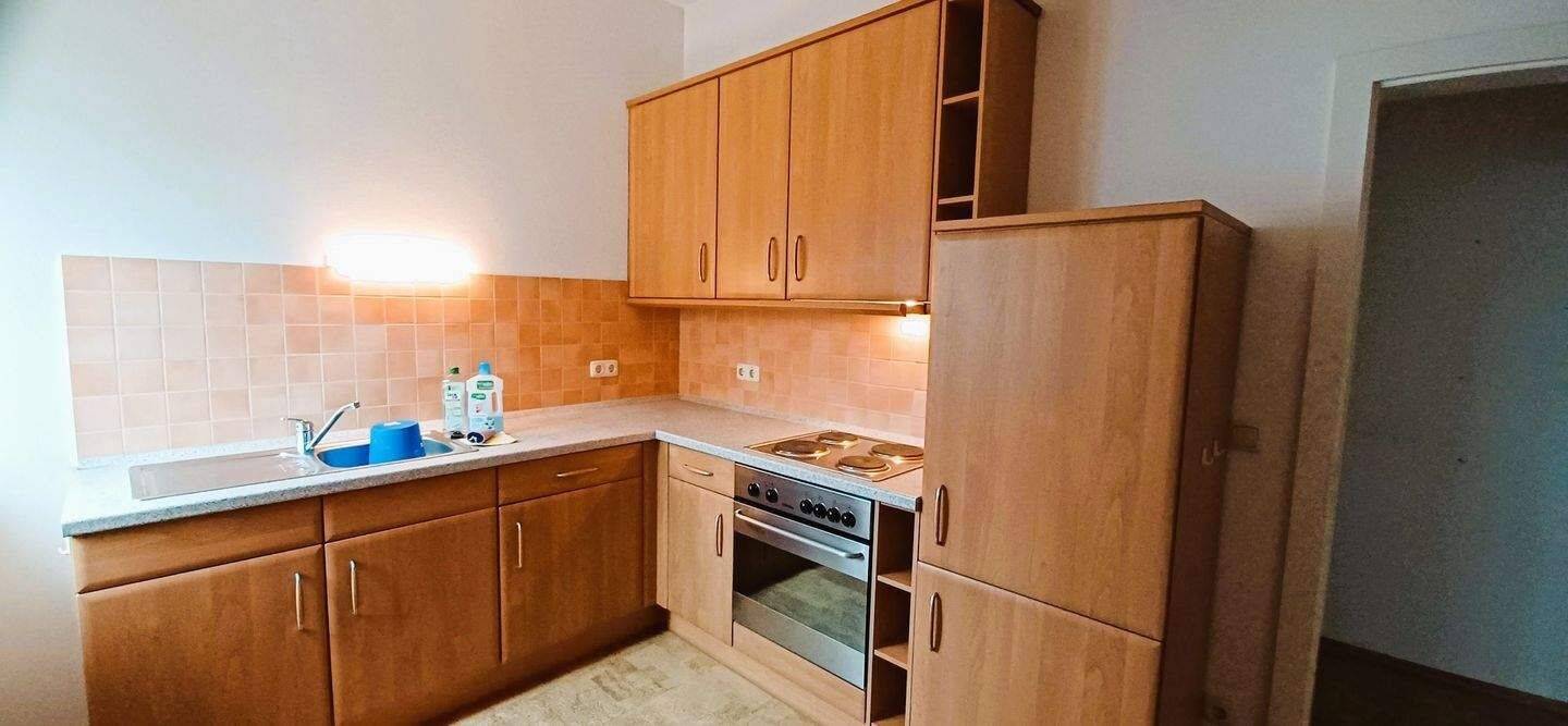 Ruhige, sonnige 2 Zim.DG Wohnung mit EBK! Ohne Balkon!, 93059 Regensburg