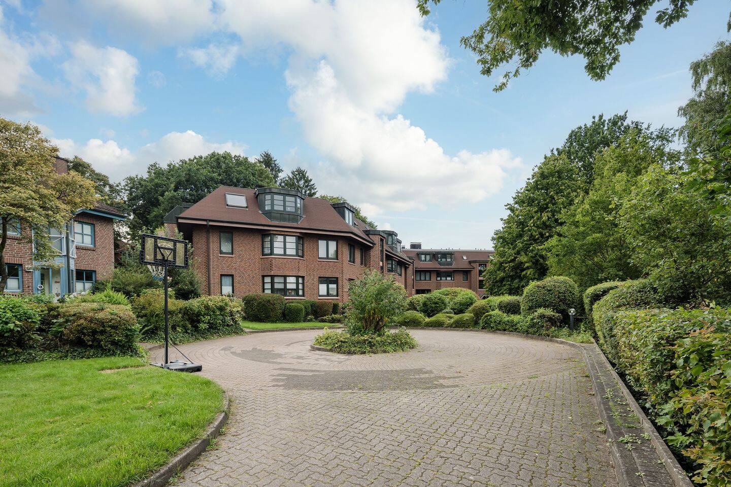 Einziehen. Aufatmen. Zuhause sein – Liebevoll gepflegte Wohnung mit Tiefgaragenstellplatz, 21075 Hamburg (Harburg Eißendorf Hausbruch Heimfeld)