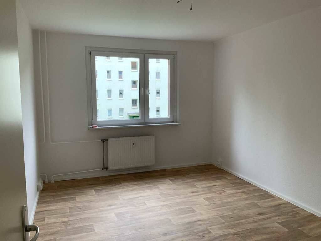 Frisch sanierte 3 – Zimmerwohnung in Sellerhausen, 4318 Leipzig (Anger-Crottendorf Sellerhausen-Stünz)