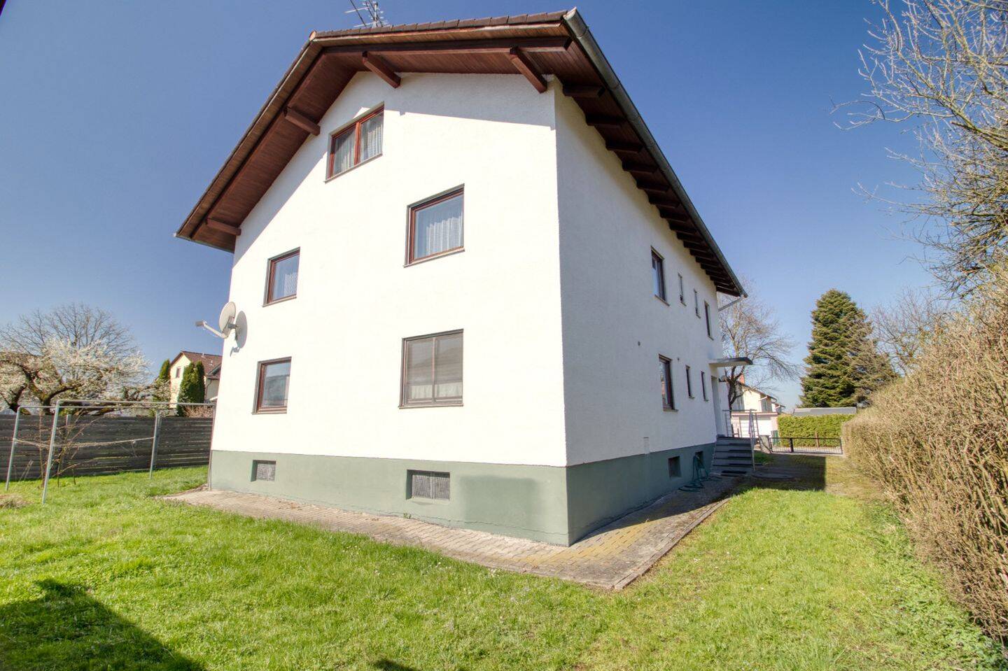 Bieterverfahren! Zweifamilienhaus mit Ausbaureserven in ruhiger und attraktiver Lage, 83109 Großkarolinenfeld