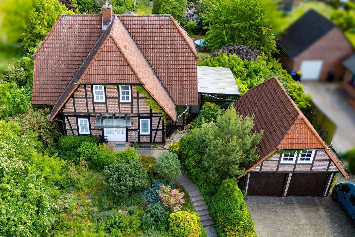 Modernes Eichenfachwerkhaus mit Naturteich auf 1.500 m² Eigentumsgrundstück in Bleckede Stadt, 21354 Bleckede