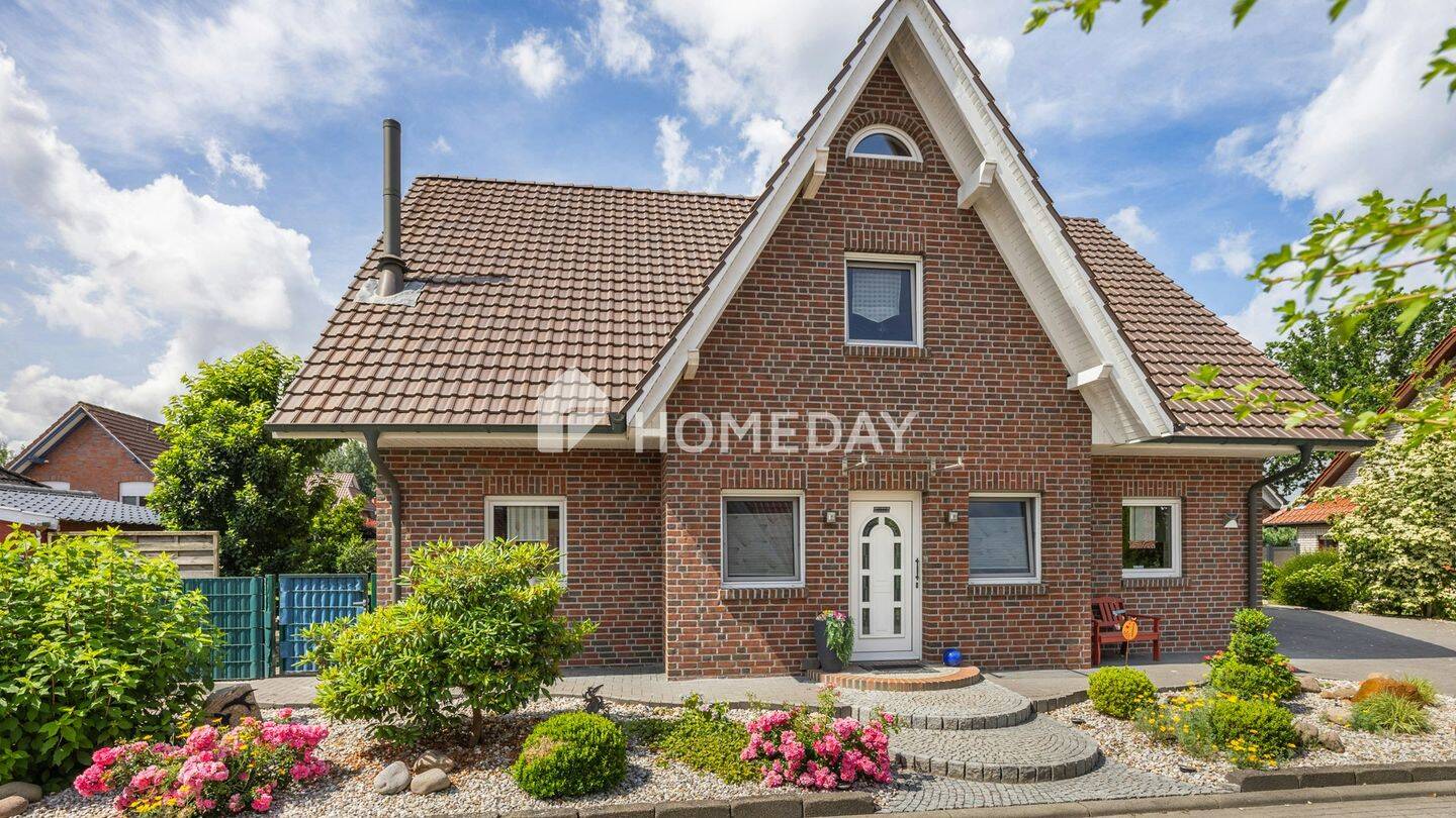 Modernes Einfamilienhaus mit neuer Wärmepumpe, Garten und Garage in Friesoythe, 26169 Friesoythe