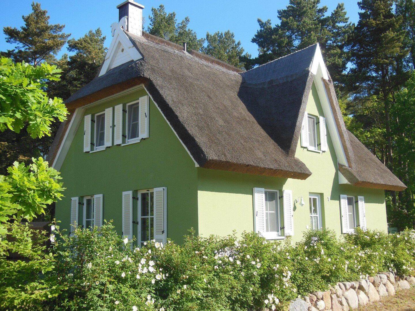 Traumhaftes reetgedecktes Ferienhaus mit einzigartiger Randlage an der Ostsee, 18551 Glowe