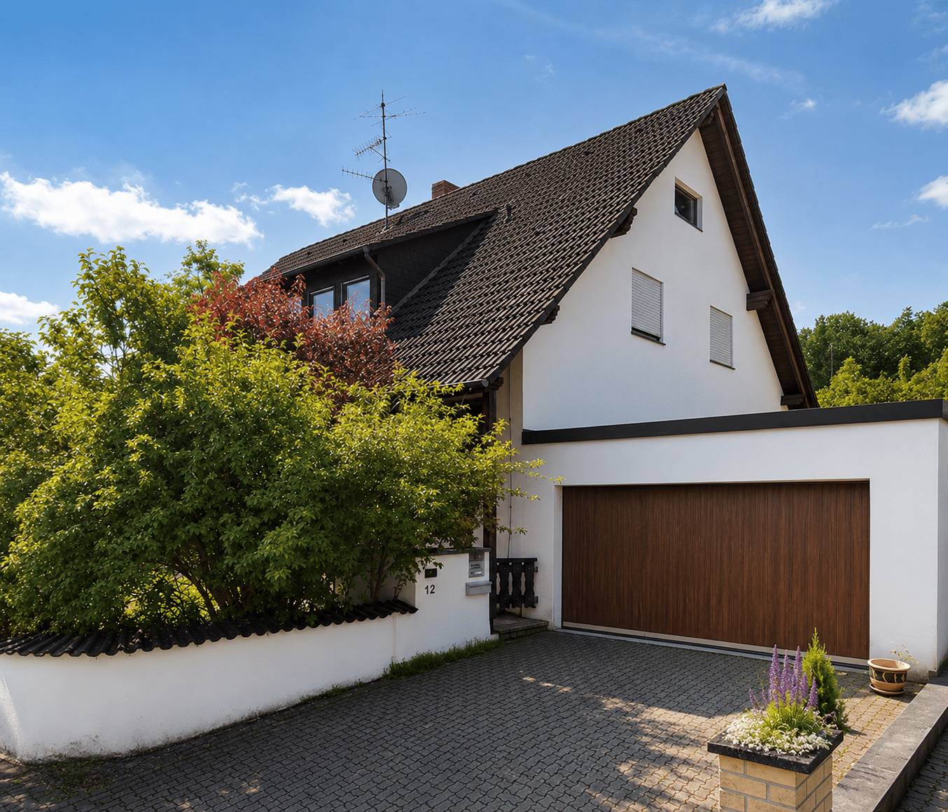 Familienidylle in Lindelburg – Großzügiges Mehrgenerationenhaus mit Sauna, Terrasse und Ausbaureserve, 90592 Schwarzenbruck