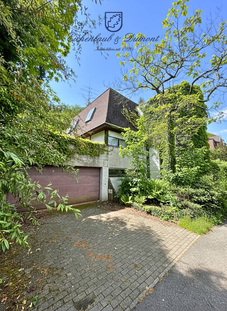 Einfamilienhaus mit ELW, tolles Grundstück mit Panoramablick über Saarbrücken, 66117 Saarbrücken