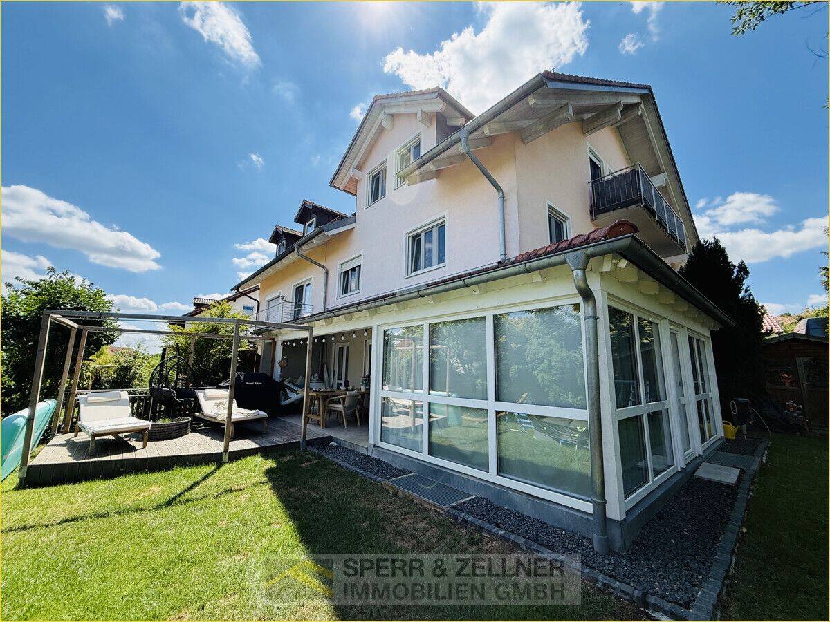 Sankt Wolfgang –  Familientraum mit Einliegerwohnung: Ruhig gelegen & außergewöhnlich geschnitten, 84427 Sankt Wolfgang